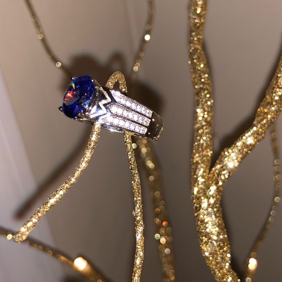 Amethyst stone set in 925 stamped silver ring w/white Cubic Zirconia size 7 - Picture 5 of 11